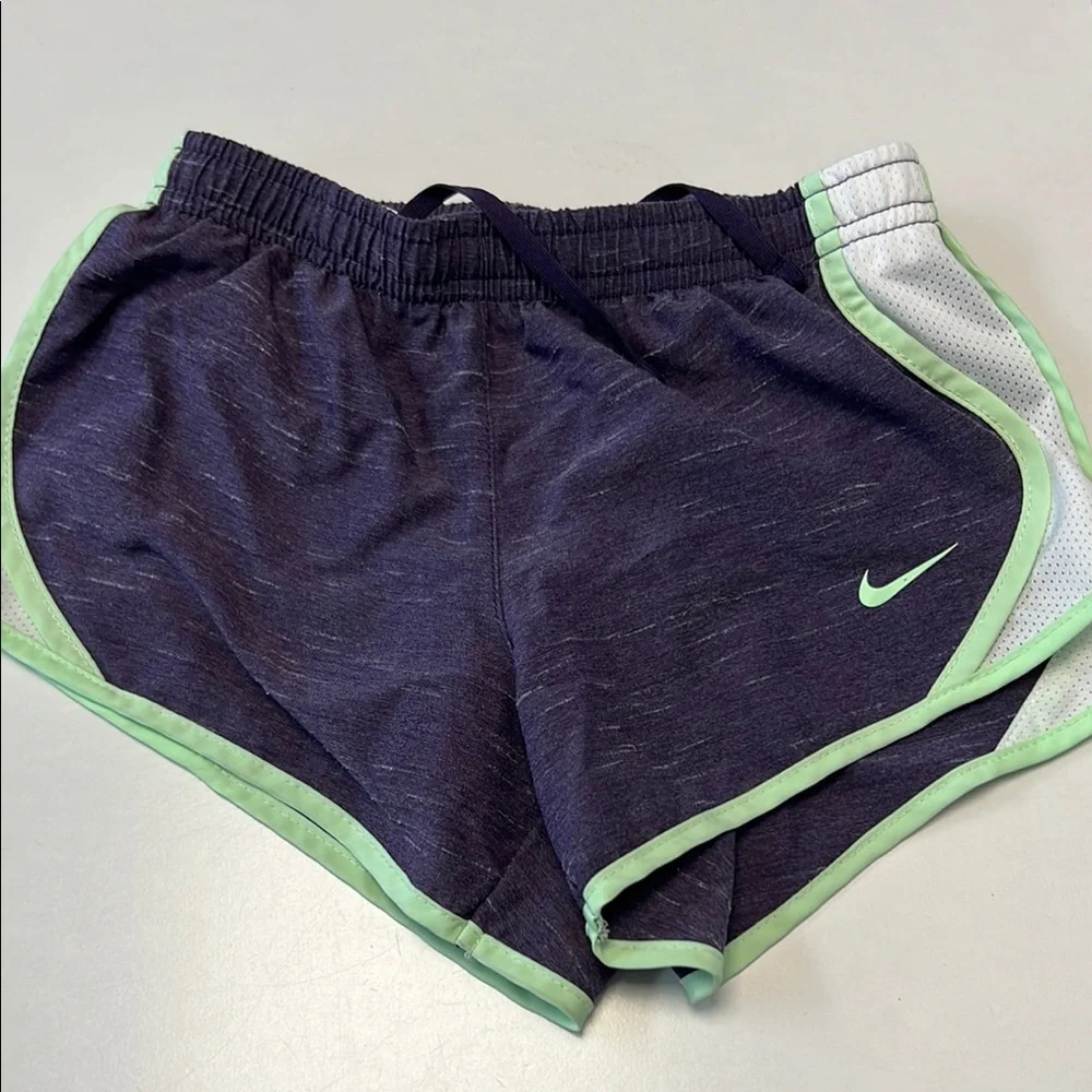 Girl's nike Shorts‎